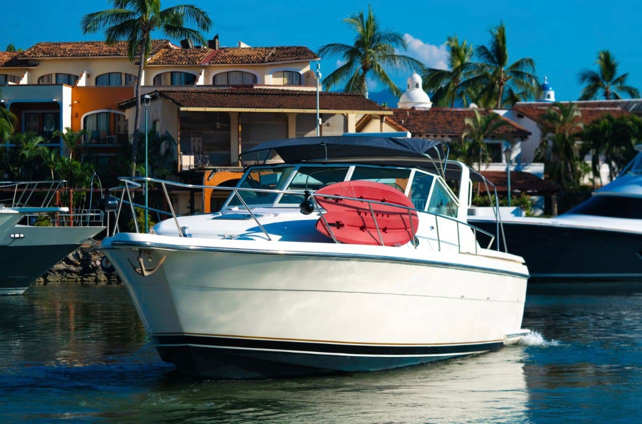 TIARA 44´
