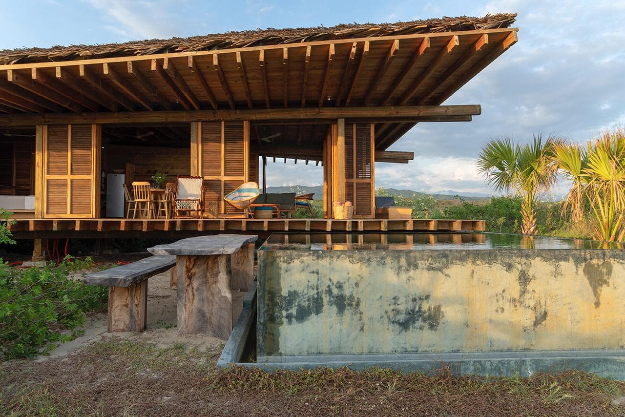 CASITAS BY THE SEA