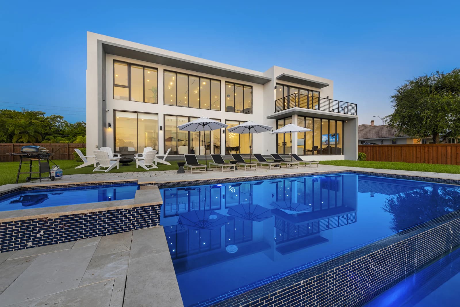 VILLA LAGO